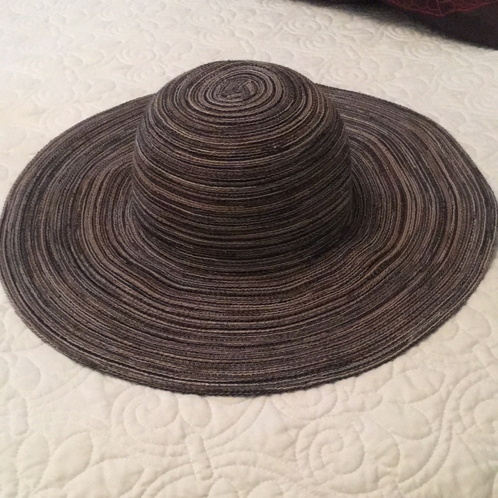 Floppy hat